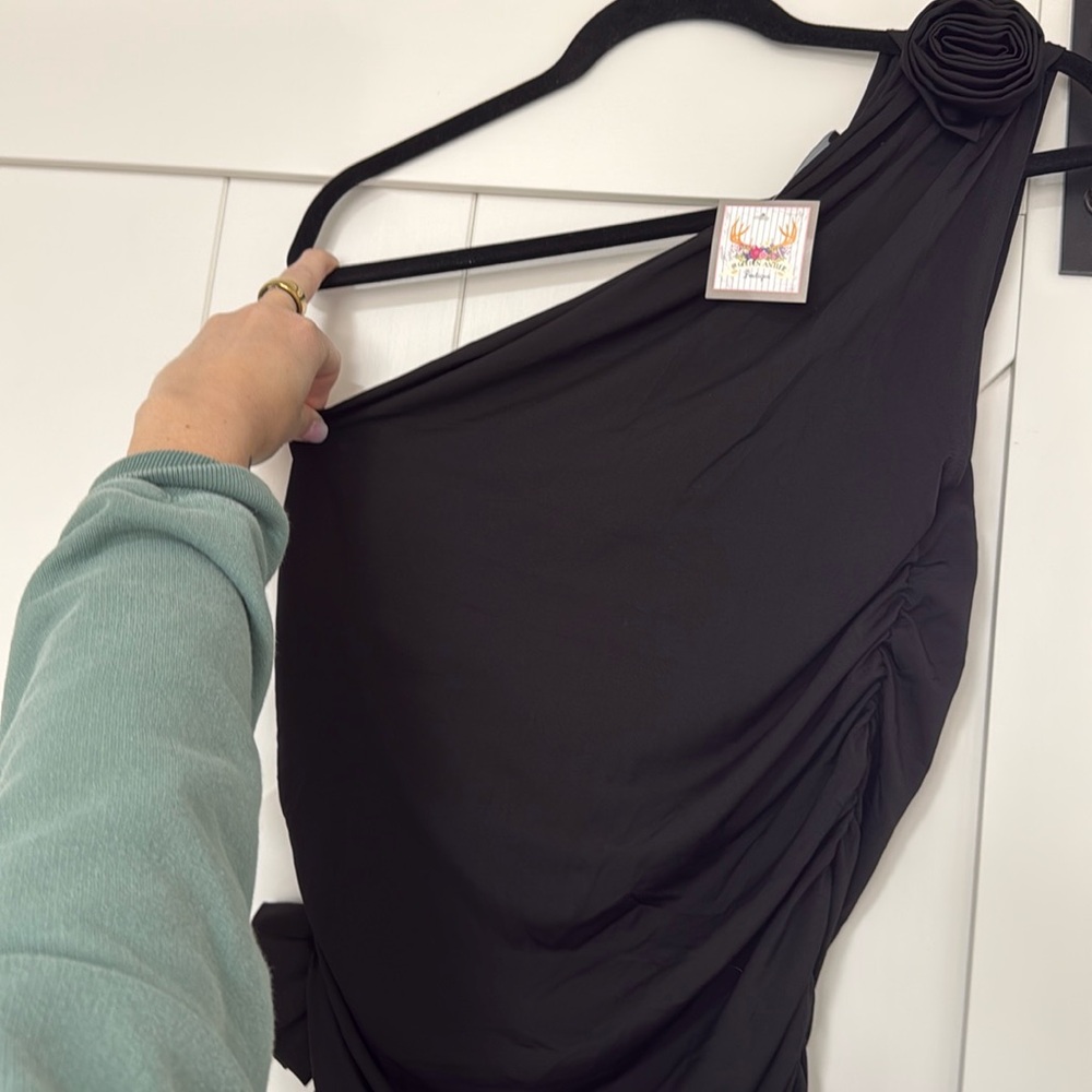 One shoulder form fitting Rosette Top